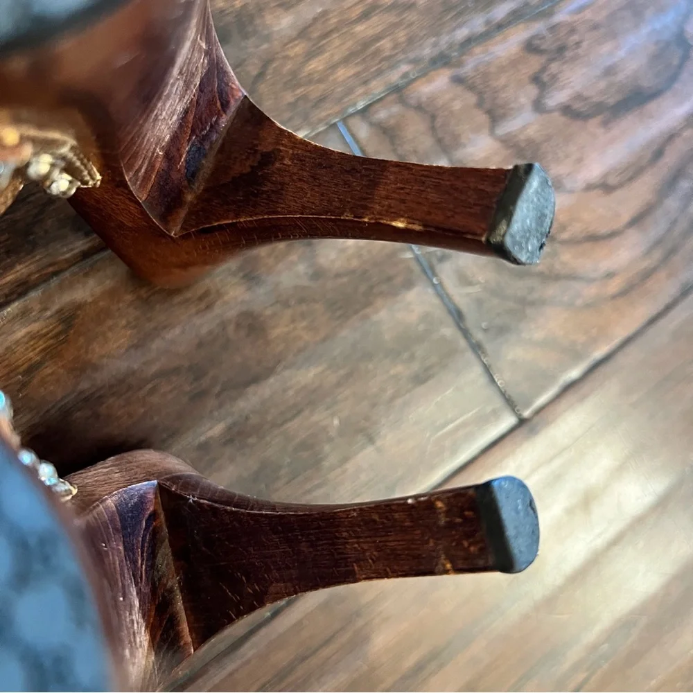 Authentic Gucci Women's Metallic Gold Slide Sandals with Horsebit Detail